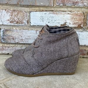 Toms Wedge Boots Women’s size 5.5